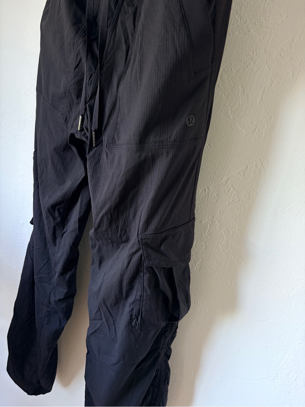 Lululemon Dance Studio Relaxed-Fit MR Cargo Pant BLK XS - Picture 3 of 5